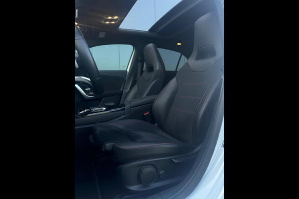 Mercedes-Benz A-Klasse 200 AMG Line M2023 FULL PANO NAVI CAMERA SFEERVERLICHTING ELEK P