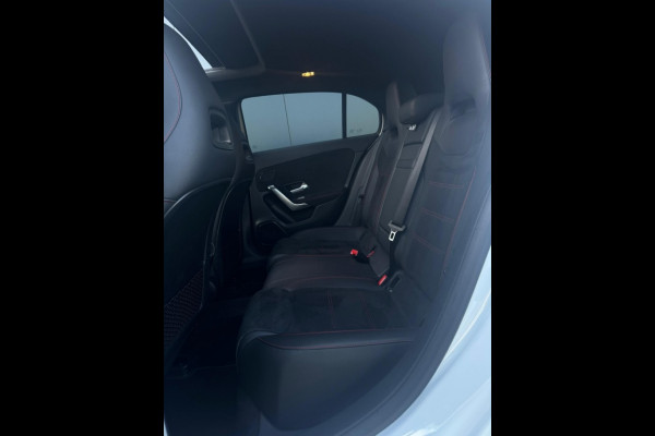 Mercedes-Benz A-Klasse 200 AMG Line M2023 FULL PANO NAVI CAMERA SFEERVERLICHTING ELEK P