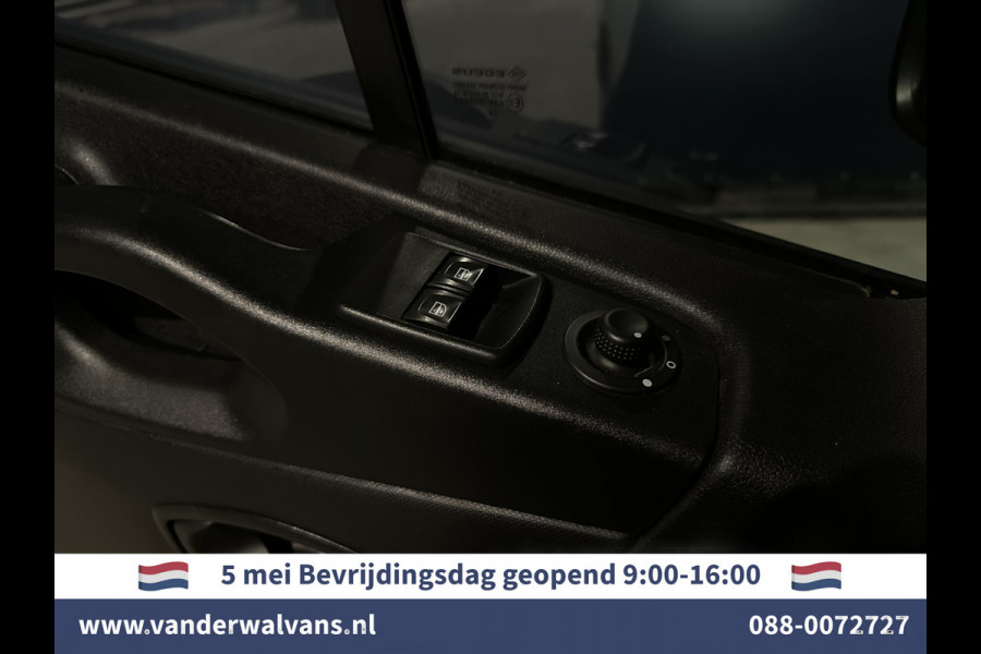Renault Trafic 2.0 dCi 120pk L2H1 inrichting Euro6 Airco | Navigatie | LED | Camera | Cruisecontrol | Trekhaak Parkeersensoren, Bijrijdersbank