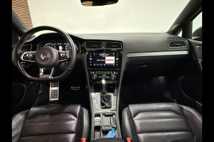 Volkswagen Golf 1.5 TSI Highline Business R LEDER / PANO / LED / CAMERA/ NAVI/ 18INCH / CLIMATE / STOELVERWARMING / BOMVOLLE GOLF!