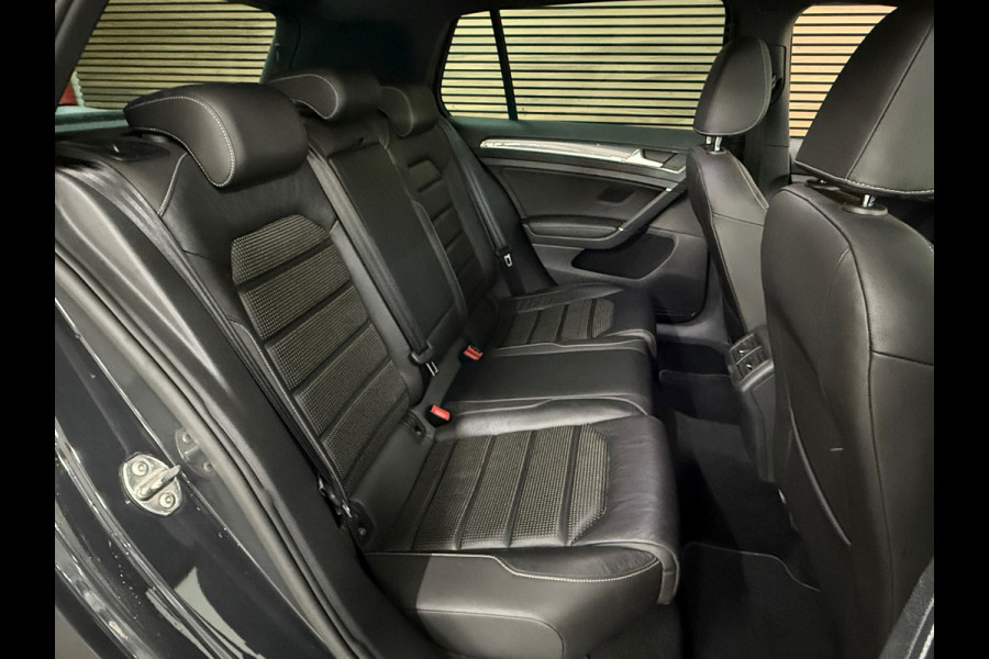 Volkswagen Golf 1.5 TSI Highline Business R LEDER / PANO / LED / CAMERA/ NAVI/ 18INCH / CLIMATE / STOELVERWARMING / BOMVOLLE GOLF!