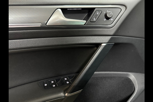 Volkswagen Golf 1.5 TSI Highline Business R LEDER / PANO / LED / CAMERA/ NAVI/ 18INCH / CLIMATE / STOELVERWARMING / BOMVOLLE GOLF!