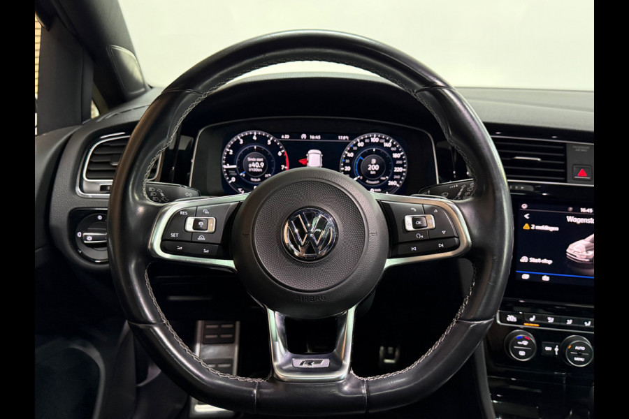 Volkswagen Golf 1.5 TSI Highline Business R LEDER / PANO / LED / CAMERA/ NAVI/ 18INCH / CLIMATE / STOELVERWARMING / BOMVOLLE GOLF!