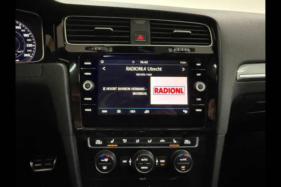 Volkswagen Golf 1.5 TSI Highline Business R LEDER / PANO / LED / CAMERA/ NAVI/ 18INCH / CLIMATE / STOELVERWARMING / BOMVOLLE GOLF!