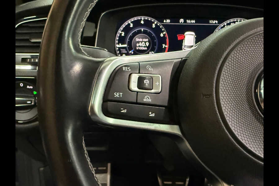 Volkswagen Golf 1.5 TSI Highline Business R LEDER / PANO / LED / CAMERA/ NAVI/ 18INCH / CLIMATE / STOELVERWARMING / BOMVOLLE GOLF!