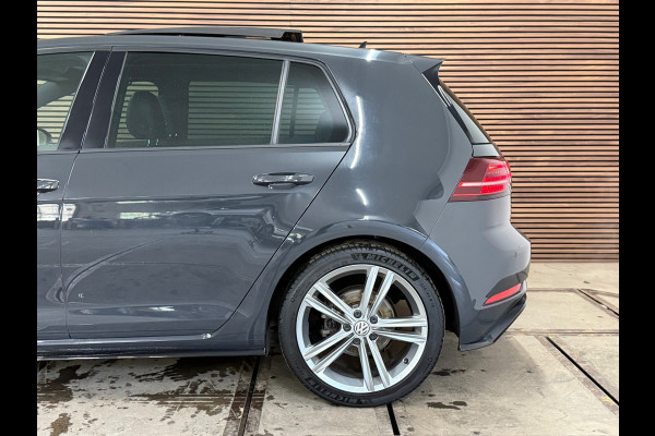 Volkswagen Golf 1.5 TSI Highline Business R LEDER / PANO / LED / CAMERA/ NAVI/ 18INCH / CLIMATE / STOELVERWARMING / BOMVOLLE GOLF!