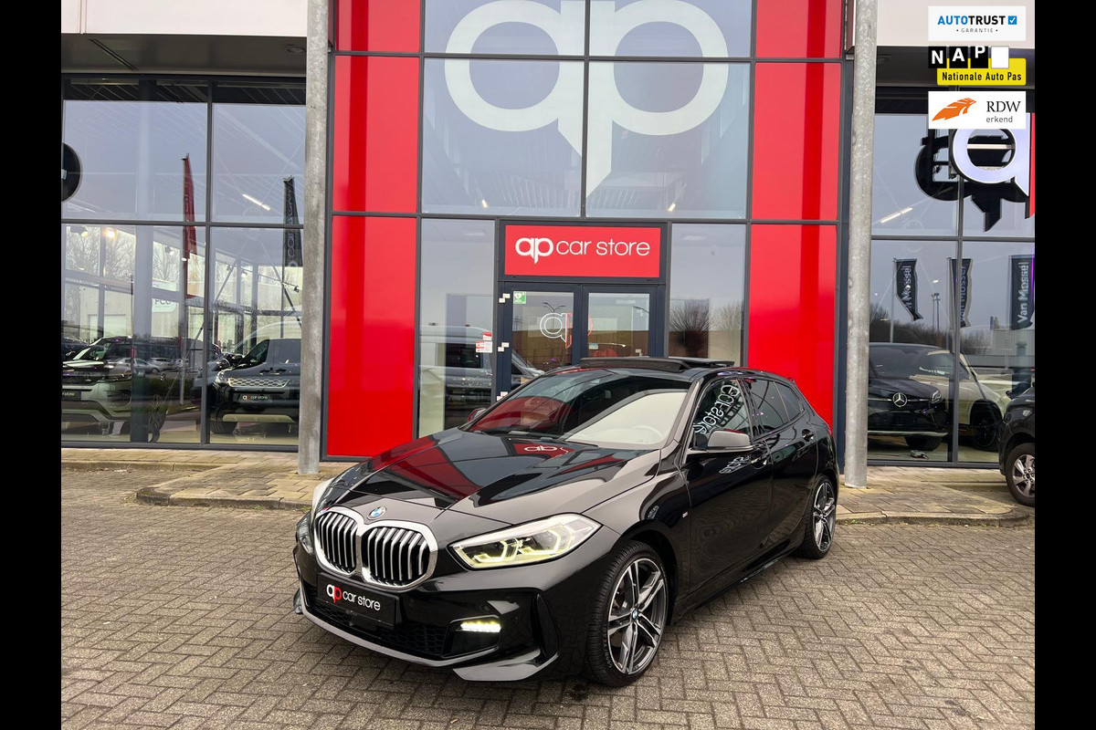 BMW 1-serie 116i Executive Edition M-Pakket Panorama BMW 1-serie 116i Executive Edition M-Pakket Panorama