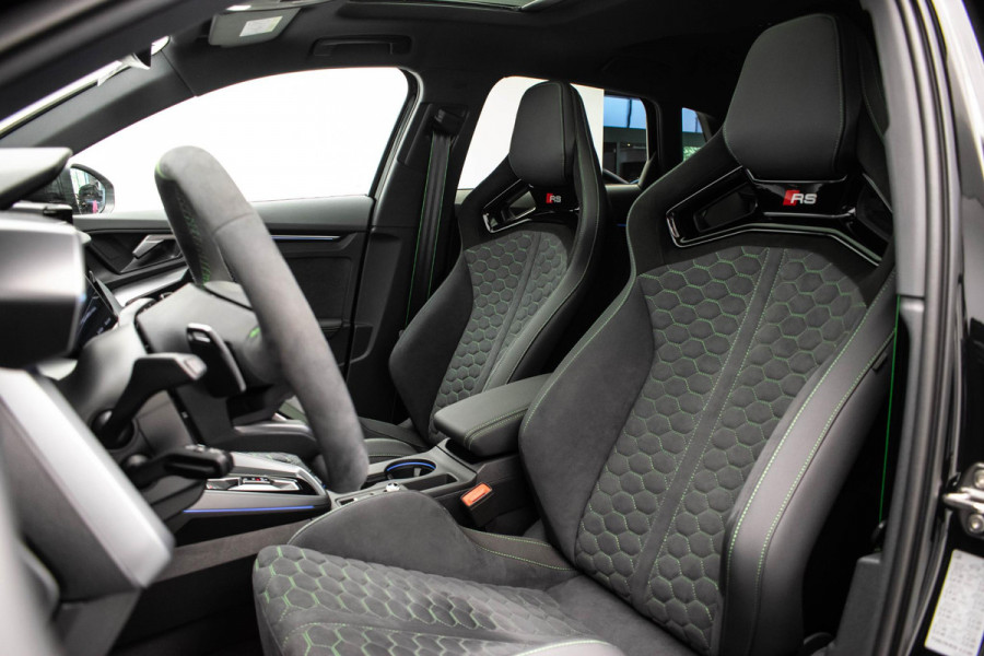 Audi RS3 Sportback 2.5 TFSI quattro |Pano|Kuipstoel|Sonos|HUD|
