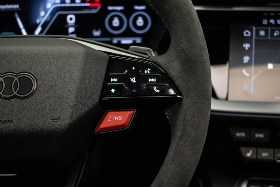 Audi RS3 Sportback 2.5 TFSI quattro |Pano|Kuipstoel|Sonos|HUD|