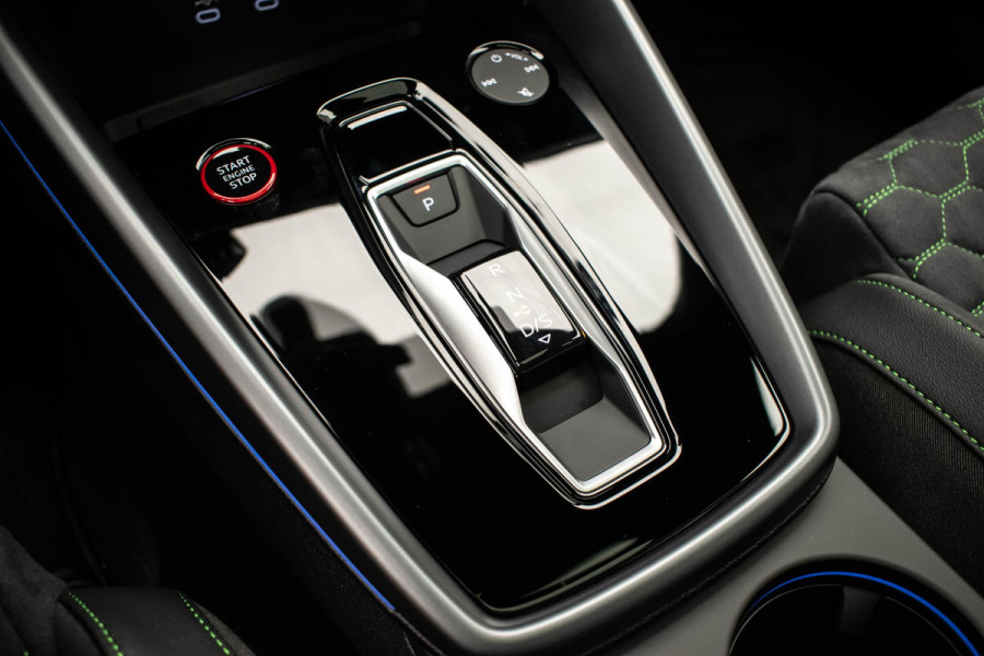 Audi RS3 Sportback 2.5 TFSI quattro |Pano|Kuipstoel|Sonos|HUD|