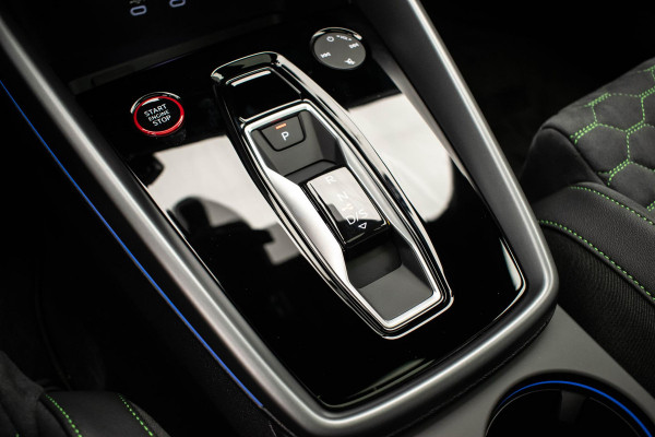 Audi RS3 Sportback 2.5 TFSI quattro |Pano|Kuipstoel|Sonos|HUD|