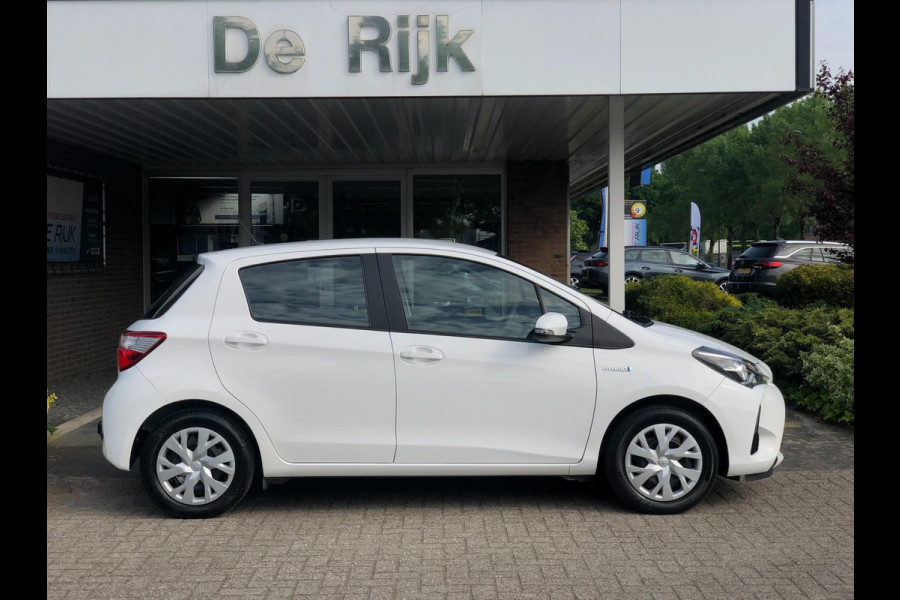 Toyota Yaris 1.5 Hybrid Aspiration | Camera, Cruise, Trekhaak, Climate, Regensens. El. Ramen/Spiegels | Dealeronderhouden | NAP |