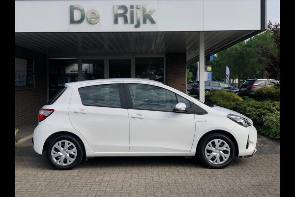 Toyota Yaris 1.5 Hybrid Aspiration | Camera, Cruise, Trekhaak, Climate, Regensens. El. Ramen/Spiegels | Dealeronderhouden | NAP |
