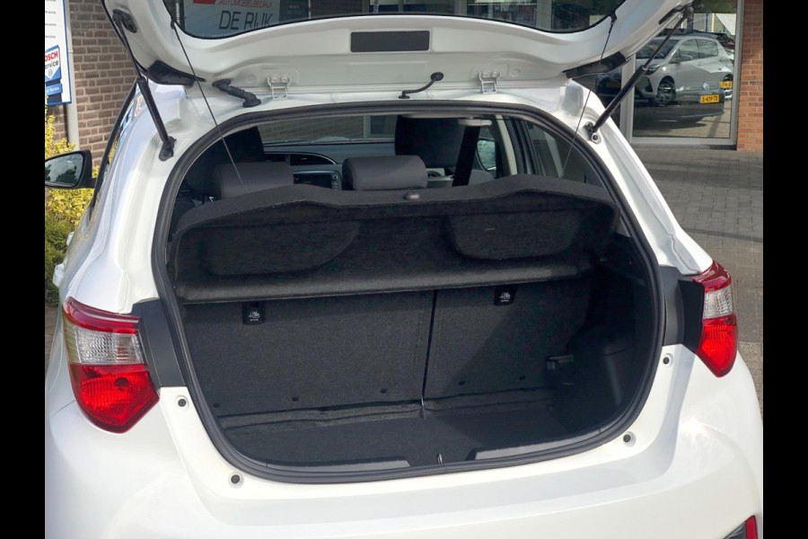 Toyota Yaris 1.5 Hybrid Aspiration | Camera, Cruise, Trekhaak, Climate, Regensens. El. Ramen/Spiegels | Dealeronderhouden | NAP |