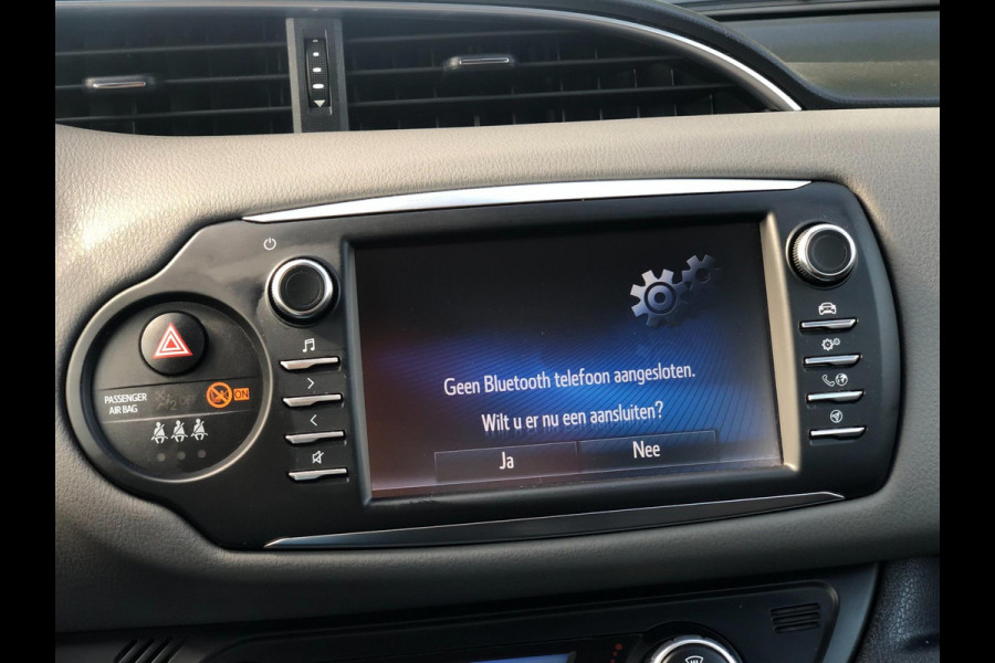 Toyota Yaris 1.5 Hybrid Aspiration | Camera, Cruise, Trekhaak, Climate, Regensens. El. Ramen/Spiegels | Dealeronderhouden | NAP |