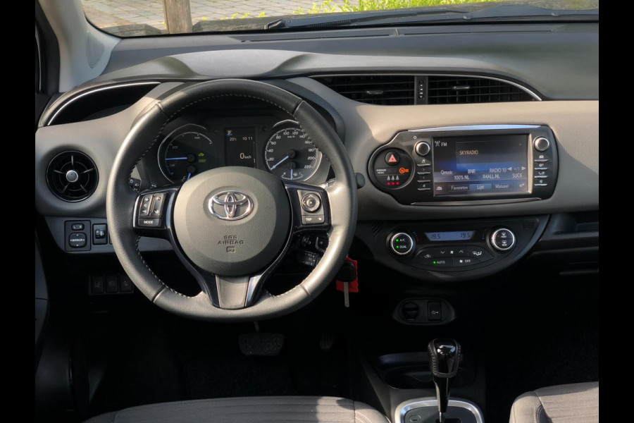 Toyota Yaris 1.5 Hybrid Aspiration | Camera, Cruise, Trekhaak, Climate, Regensens. El. Ramen/Spiegels | Dealeronderhouden | NAP |