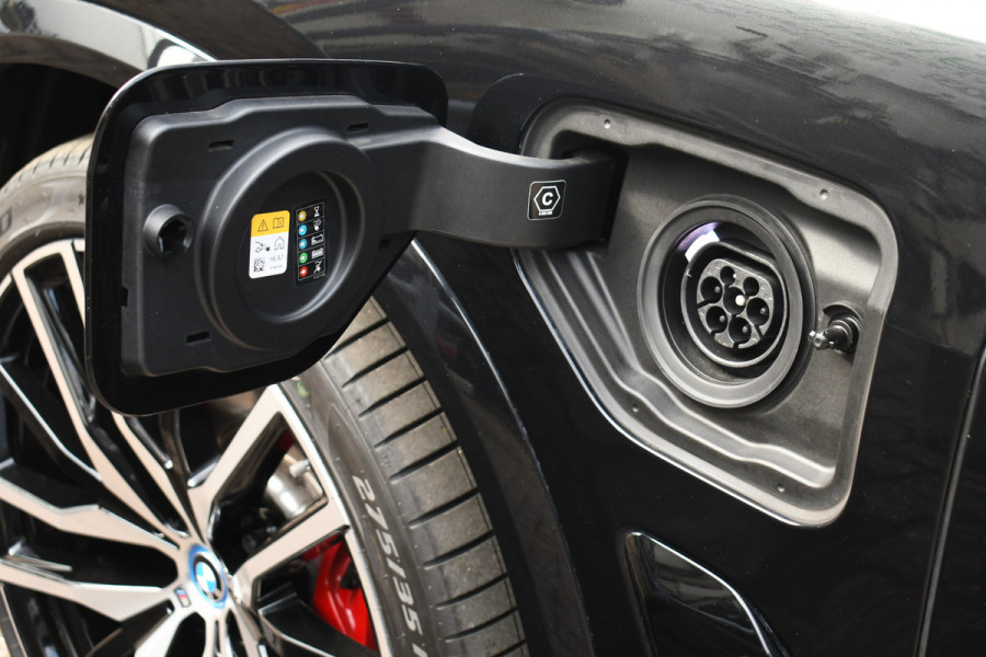 BMW X5 xDrive50e M-Sport Pro Pano B&W Trekh Alc-hemel 360 ACC Comf-zetel Soft-cl BTW-AUTO!