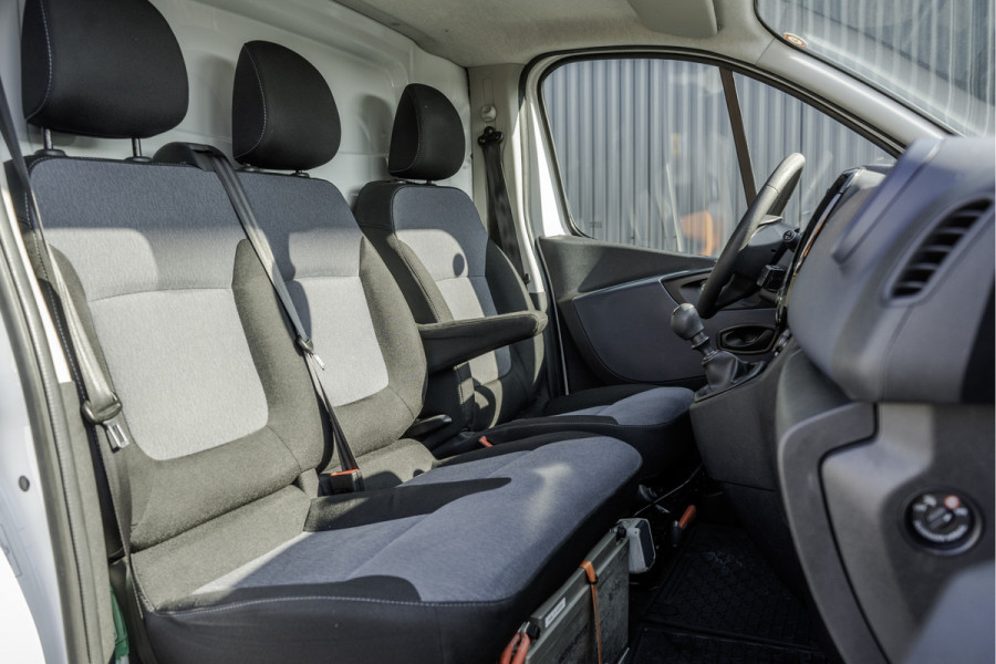 Opel Vivaro 1.6 CDTI L2H1 125PK | 3-Zits | Inrichting | Omvormer | Camera | Navigatie | Cruise | Airco | PDC | Euro 6