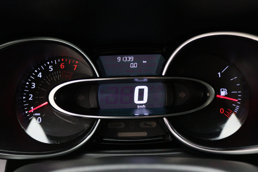 Renault Clio Estate 0.9 TCe Limited Airco, Cruise, Apple Carply, Bluetooth, Navigatie, DAB, KeyLess, PDC, 16''