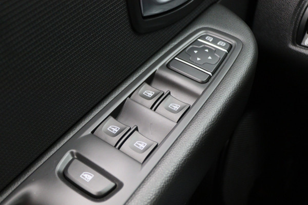 Renault Clio Estate 0.9 TCe Limited Airco, Cruise, Apple Carply, Bluetooth, Navigatie, DAB, KeyLess, PDC, 16''