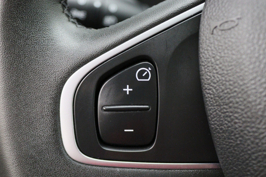 Renault Clio Estate 0.9 TCe Limited Airco, Cruise, Apple Carply, Bluetooth, Navigatie, DAB, KeyLess, PDC, 16''