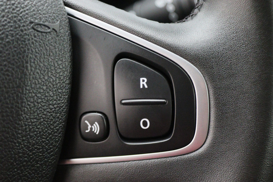 Renault Clio Estate 0.9 TCe Limited Airco, Cruise, Apple Carply, Bluetooth, Navigatie, DAB, KeyLess, PDC, 16''