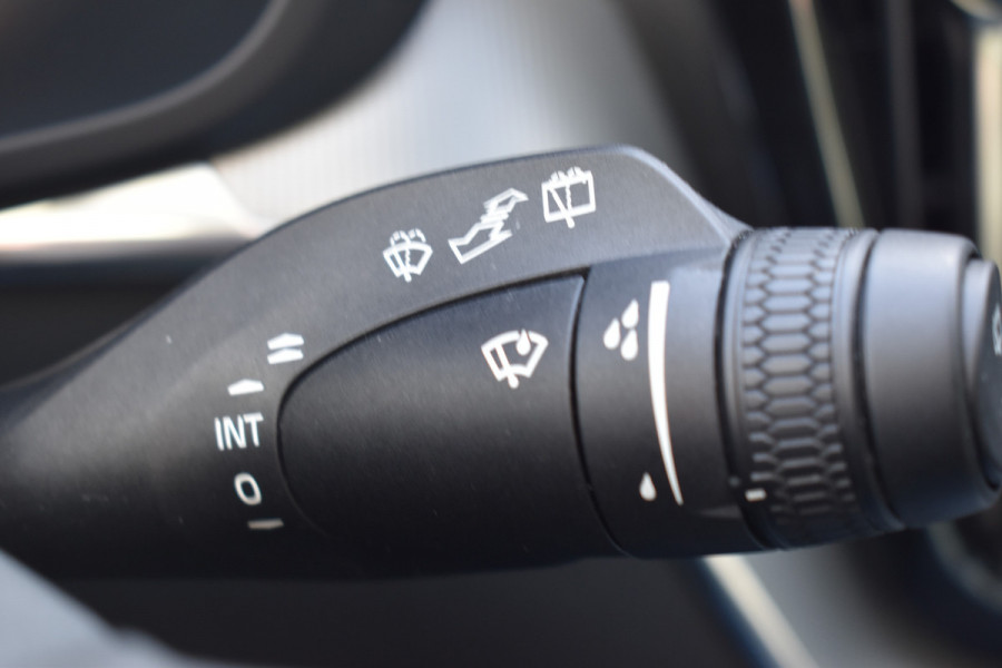 Volvo XC60 B4 Automaat Plus Dark | Keyless | Harman Kardon | Elec Stoelen | Stoel Stuurwielverwarming | 360 Camera