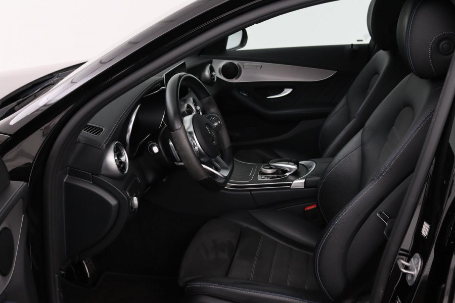 Mercedes-Benz C-Klasse 300e AMG Limited | Panoramadak | Stoelverwarming | 360 camera | Matrix LED | Carplay | Trekhaak | Leder/Alcantara | Climate control