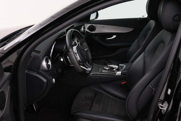 Mercedes-Benz C-Klasse 300e AMG Limited | Panoramadak | Stoelverwarming | 360 camera | Matrix LED | Carplay | Trekhaak | Leder/Alcantara | Climate control