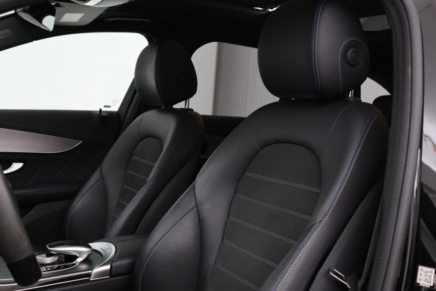 Mercedes-Benz C-Klasse 300e AMG Limited | Panoramadak | Stoelverwarming | 360 camera | Matrix LED | Carplay | Trekhaak | Leder/Alcantara | Climate control