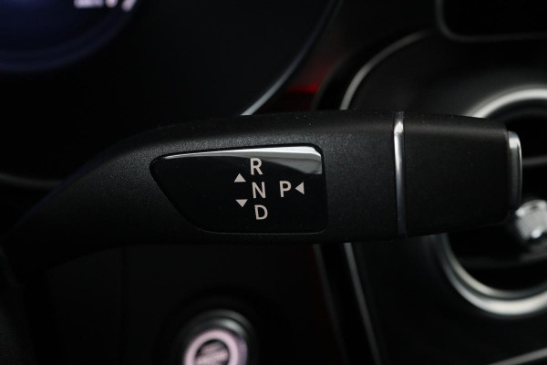 Mercedes-Benz C-Klasse 300e AMG Limited | Panoramadak | Stoelverwarming | 360 camera | Matrix LED | Carplay | Trekhaak | Leder/Alcantara | Climate control