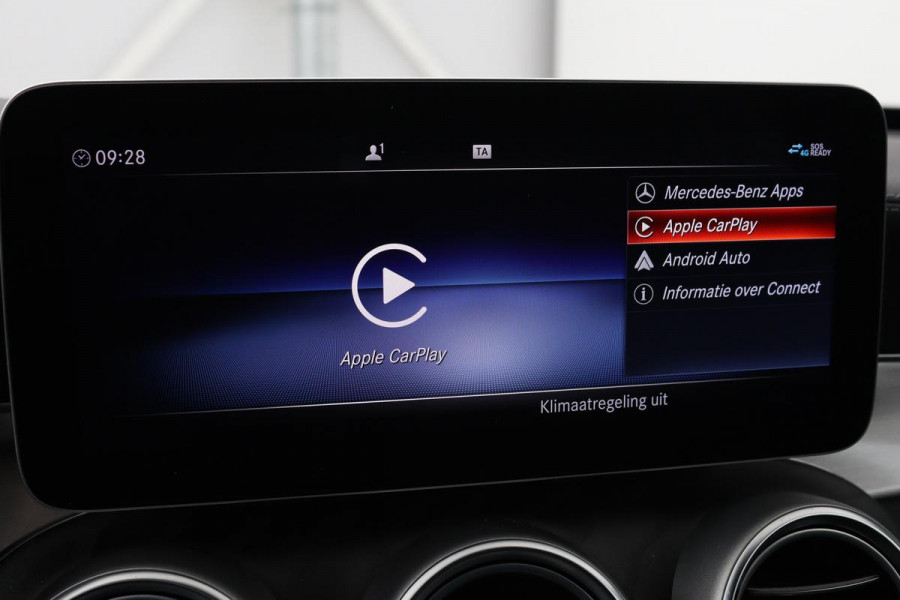 Mercedes-Benz C-Klasse 300e AMG Limited | Panoramadak | Stoelverwarming | 360 camera | Matrix LED | Carplay | Trekhaak | Leder/Alcantara | Climate control