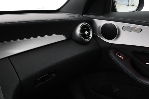 Mercedes-Benz C-Klasse 300e AMG Limited | Panoramadak | Stoelverwarming | 360 camera | Matrix LED | Carplay | Trekhaak | Leder/Alcantara | Climate control