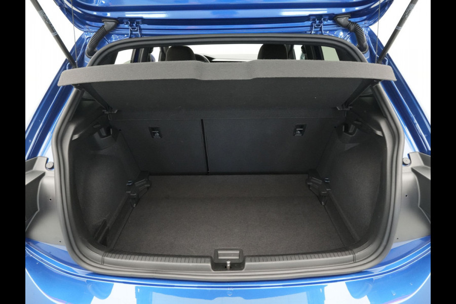 Volkswagen Polo 1.0 TSI R-Line 95 pk Led Apple Carcplay 17'' Velgen 21