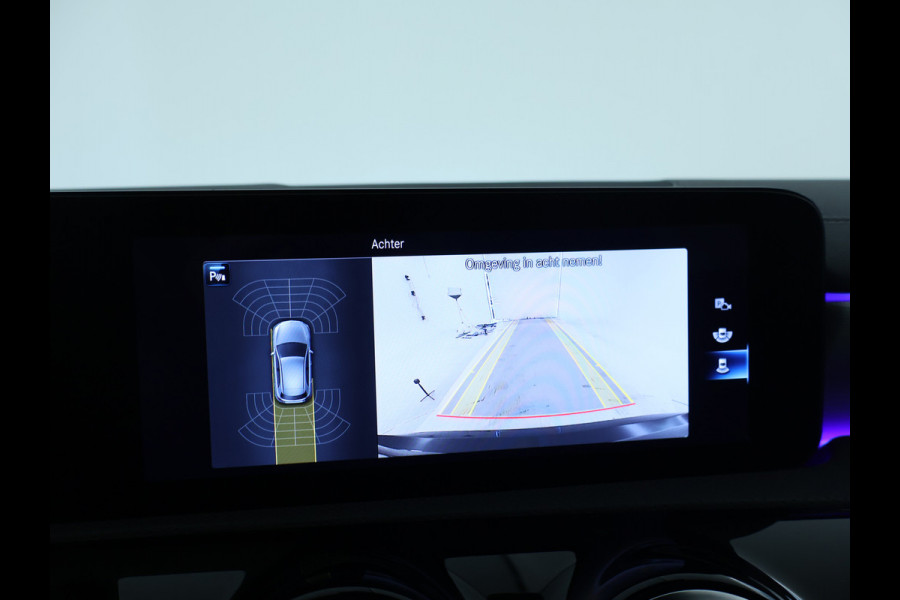 Mercedes-Benz A-Klasse 250 e AMG Plug-In Hybride | AMG Line | Night Pakket | Panorama Schuif-Kanteldak | Sfeerverlichting | Inclusief 24 maanden MB Certified garantie voor Europa.