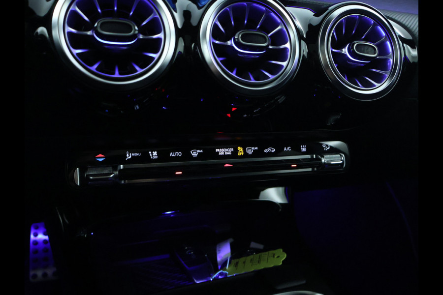 Mercedes-Benz A-Klasse 250 e AMG Plug-In Hybride | AMG Line | Night Pakket | Panorama Schuif-Kanteldak | Sfeerverlichting | Inclusief 24 maanden MB Certified garantie voor Europa.