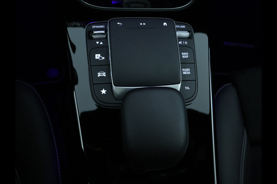 Mercedes-Benz A-Klasse 250 e AMG Plug-In Hybride | AMG Line | Night Pakket | Panorama Schuif-Kanteldak | Sfeerverlichting | Inclusief 24 maanden MB Certified garantie voor Europa.