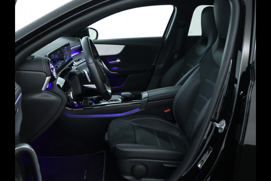 Mercedes-Benz A-Klasse 250 e AMG Plug-In Hybride | AMG Line | Night Pakket | Panorama Schuif-Kanteldak | Sfeerverlichting | Inclusief 24 maanden MB Certified garantie voor Europa.