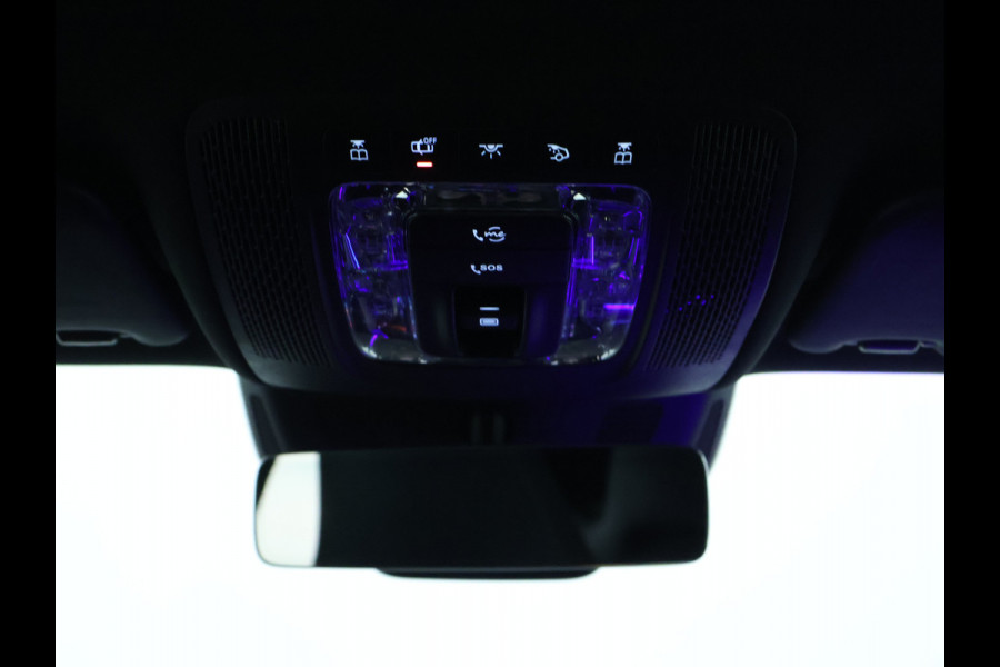 Mercedes-Benz A-Klasse 250 e AMG Plug-In Hybride | AMG Line | Night Pakket | Panorama Schuif-Kanteldak | Sfeerverlichting | Inclusief 24 maanden MB Certified garantie voor Europa.