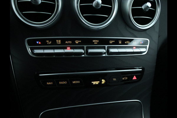 Mercedes-Benz C-Klasse Estate 300 e Business Solution AMG Panoramadak | Multispaaks lichtmetalen velgen | Navigatie | Parking support | | Inclusief 24 maanden MB Certified garantie voor Europa.