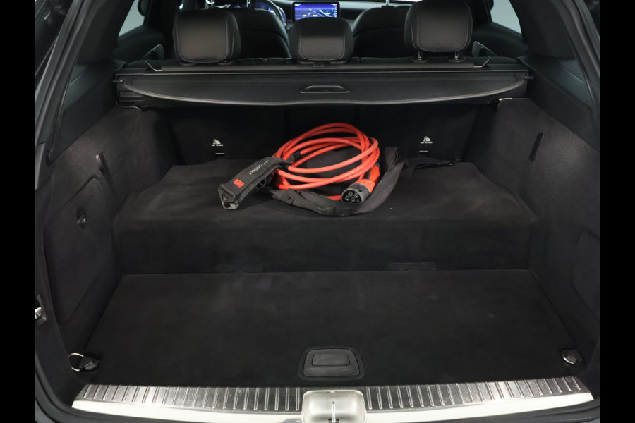 Mercedes-Benz C-Klasse Estate 300 e Business Solution AMG Panoramadak | Multispaaks lichtmetalen velgen | Navigatie | Parking support | | Inclusief 24 maanden MB Certified garantie voor Europa.