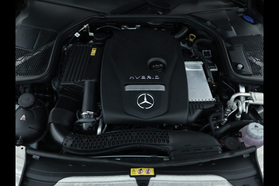 Mercedes-Benz C-Klasse Estate 300 e Business Solution AMG Panoramadak | Multispaaks lichtmetalen velgen | Navigatie | Parking support | | Inclusief 24 maanden MB Certified garantie voor Europa.
