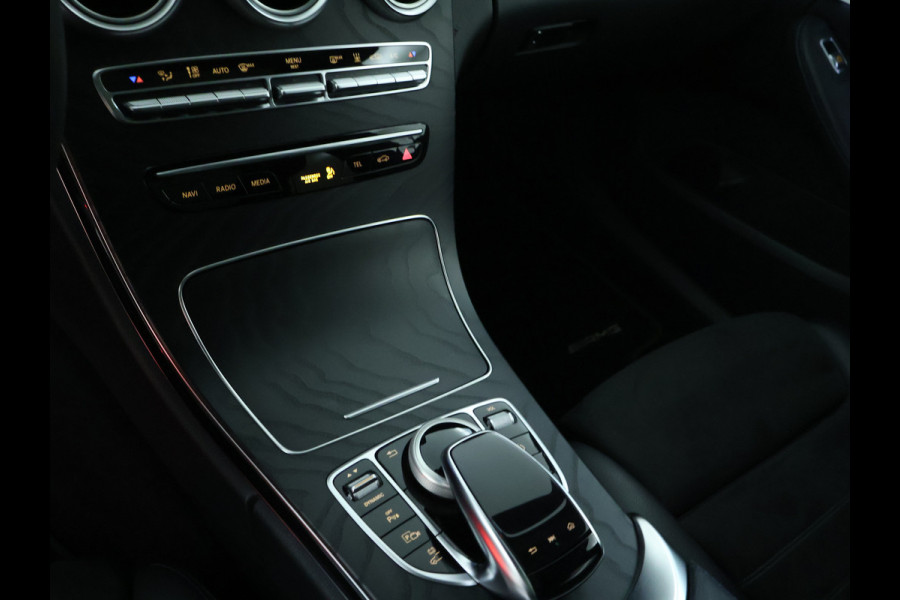 Mercedes-Benz C-Klasse Estate 300 e Business Solution AMG Panoramadak | Multispaaks lichtmetalen velgen | Navigatie | Parking support | | Inclusief 24 maanden MB Certified garantie voor Europa.