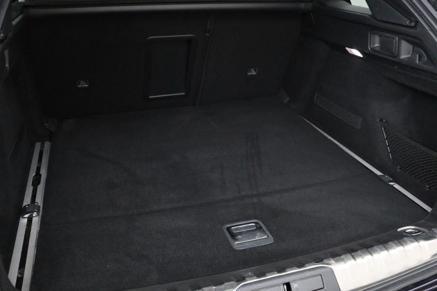 Peugeot 508 1.6 HYbrid Allure | Stoelverwarming | Carplay | Camera | Trekhaak | Navigatie | Climate control | Half leder | Cruise control | PHEV