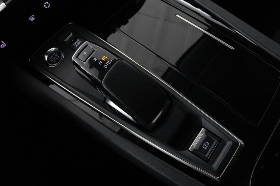 Peugeot 508 1.6 HYbrid Allure | Stoelverwarming | Carplay | Camera | Trekhaak | Navigatie | Climate control | Half leder | Cruise control | PHEV