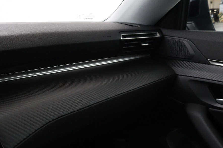 Peugeot 508 1.6 HYbrid Allure | Stoelverwarming | Carplay | Camera | Trekhaak | Navigatie | Climate control | Half leder | Cruise control | PHEV