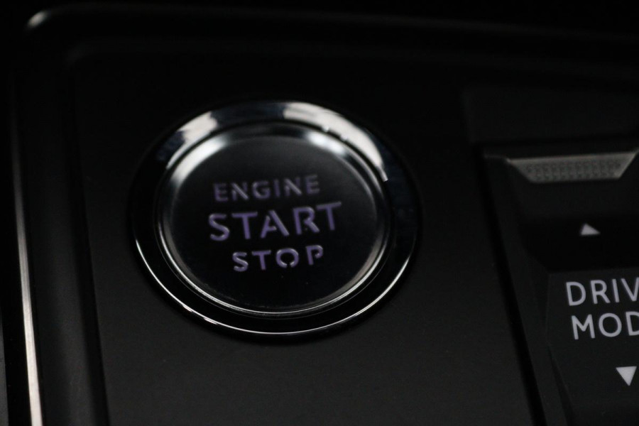 Peugeot 508 1.6 HYbrid Allure | Stoelverwarming | Carplay | Camera | Trekhaak | Navigatie | Climate control | Half leder | Cruise control | PHEV