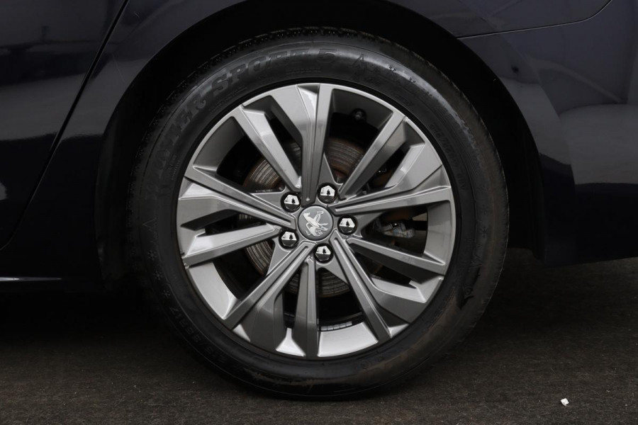 Peugeot 508 1.6 HYbrid Allure | Stoelverwarming | Carplay | Camera | Trekhaak | Navigatie | Climate control | Half leder | Cruise control | PHEV