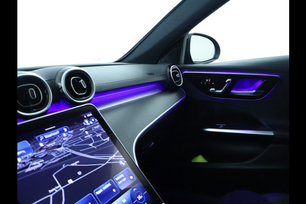 Mercedes-Benz C-Klasse 300 e AMG Plug-In Hybride | Panoramadak | Lichtmetalen velgen | Parking support met camera achter | Navigatie | Inclusief 24 maanden MB Certified garantie voor Europa.