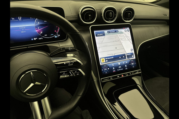 Mercedes-Benz C-Klasse 200 Launch Edition AMG Line | Multispaaks lichtmetalen velgen | Panoramadak | Navigatie | Parking support met camera achter | Inclusief 24 maanden MB Certified garantie voor Europa.